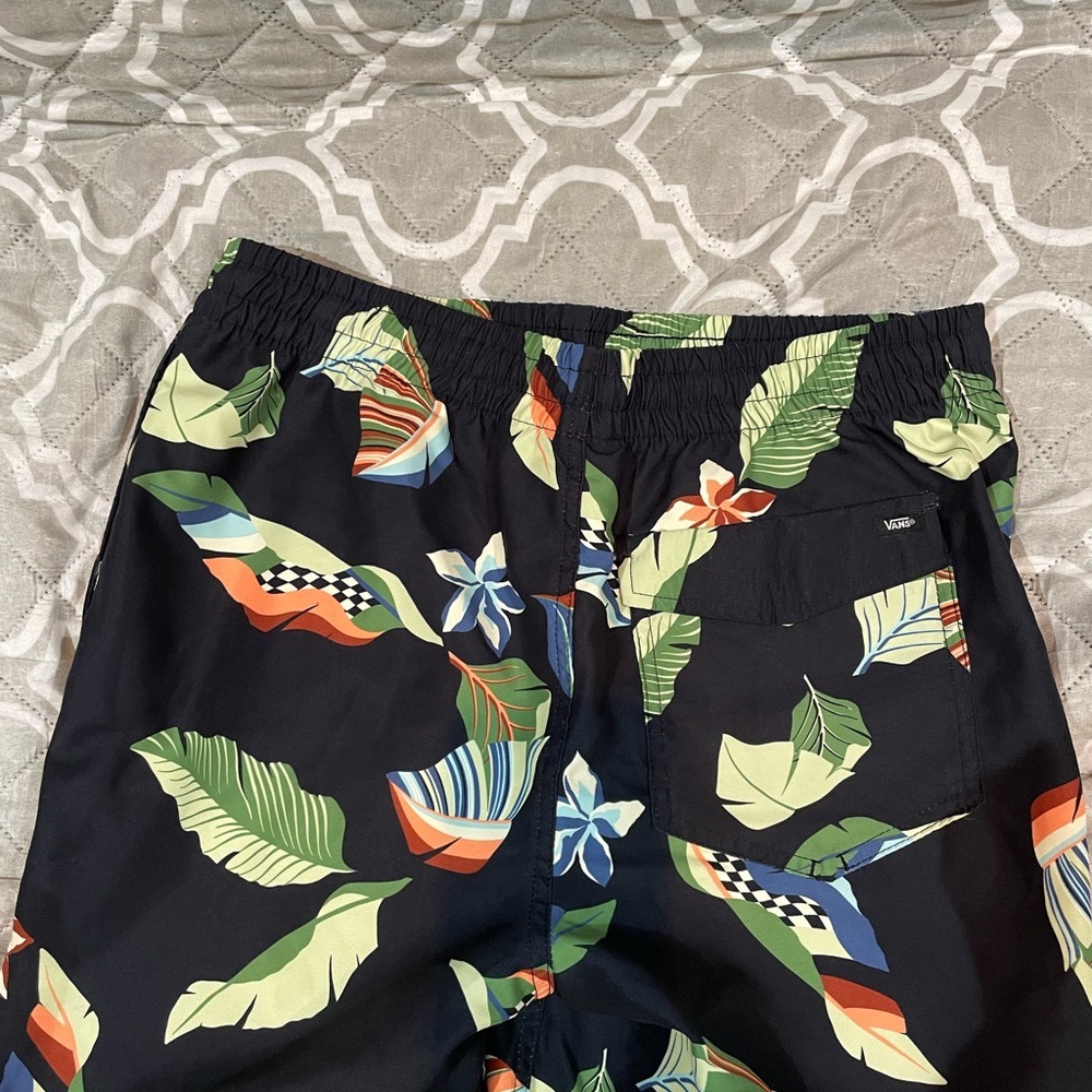Vans Tropical Print Shorts - Picture 4 of 5